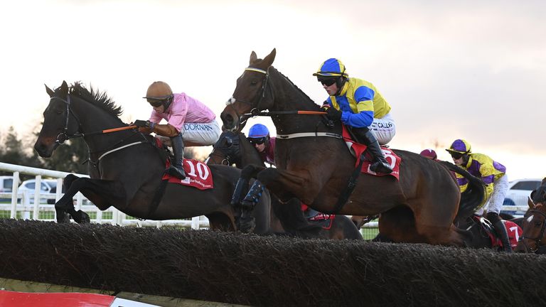 Navan 16-11-25 .Answer To Kayf and John Shinnick win the Troytown Handicap Steeplechase.(Healy Racing)