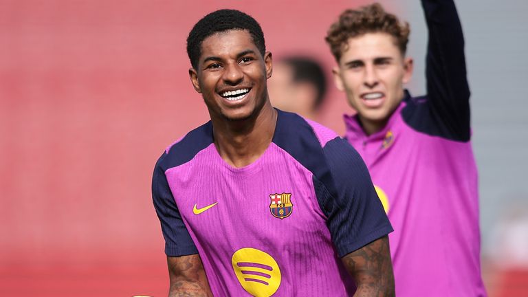 Marcus Rashford smiles during a Barcelona training session at the Nou Camp on November 7, 2025