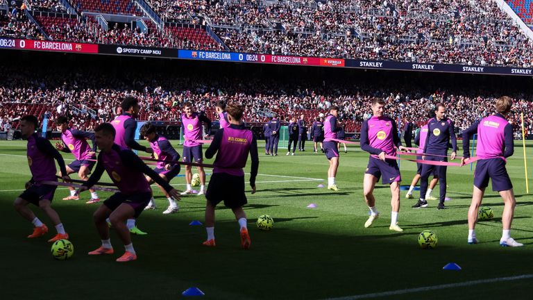 Barcelona players train at the Nou Camp on November 7, 2025