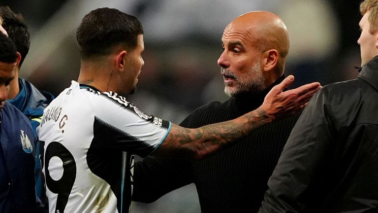 Bruno Guimaraes y Pep Guardiola mantienen un acalorado intercambio en el tiempo completo