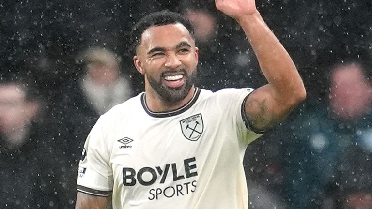 Callum Wilson, do West Ham United, comemora após dobrar vantagem sobre o Bournemouth