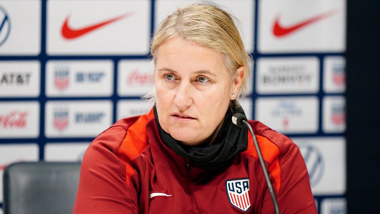 Emma Hayes believes that there aren't enough role models for women coaches in football