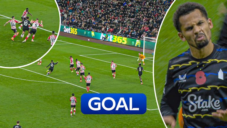 Everton go ahead against Sunderland.