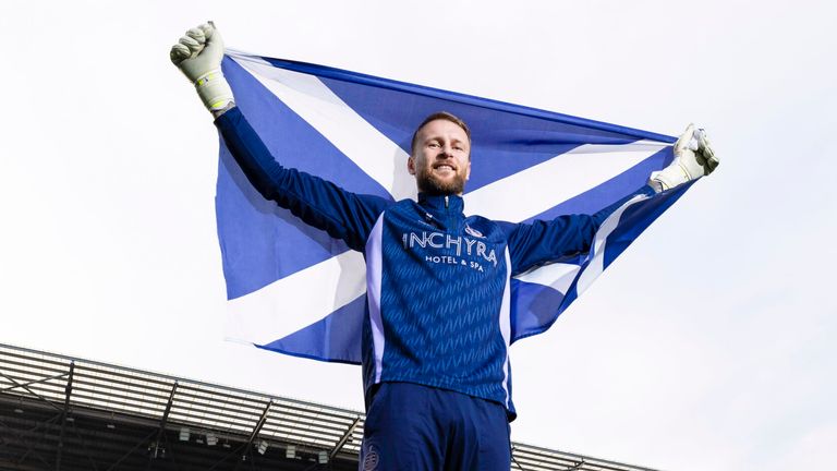 Thủ môn Falkirk Scott Bain đã được gọi lên tuyển Scotland lần đầu tiên kể từ năm 2019