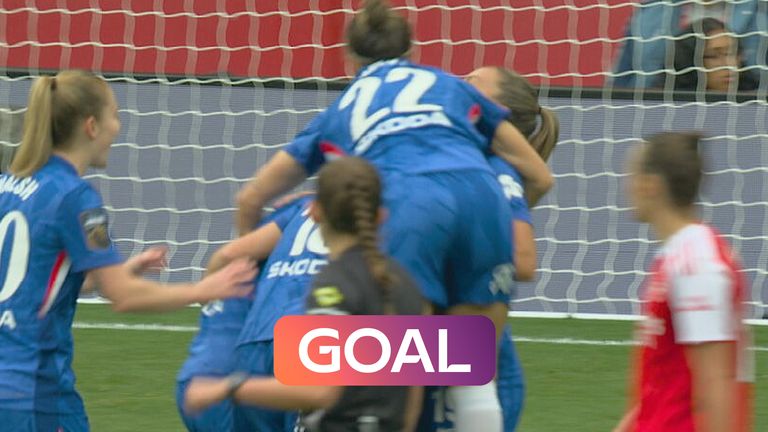 Thompson scores first WSL goal for Chelsea vs Arsenal.