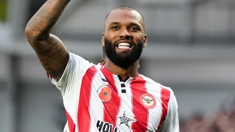 Brentford's Igor Thiago celebrates scoring their second goal