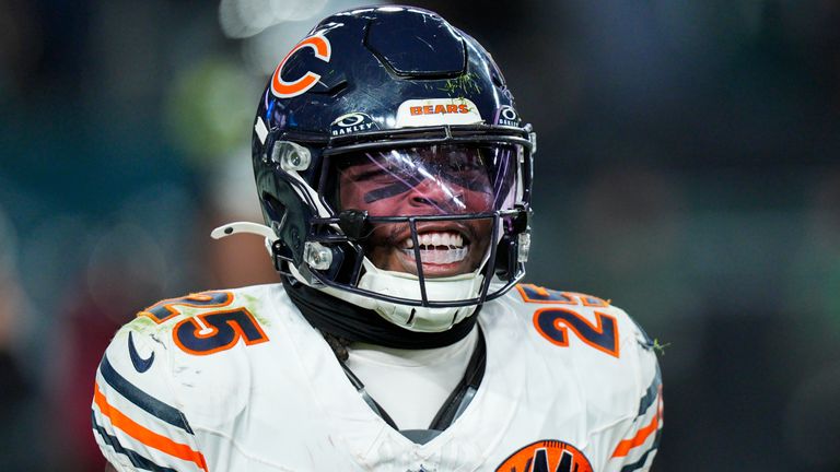Chicago Bears running back Kyle Monangai celebrates his touchdown during the second half 