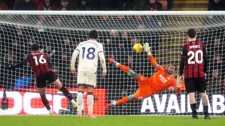 Tavernier scores penalty