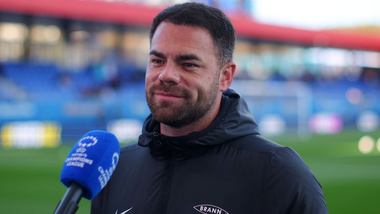 A primeira função de treinador principal de Martin Ho foi no time norueguês SK Brann