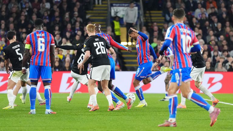 Maxence Lacroix put Crystal Palace in front