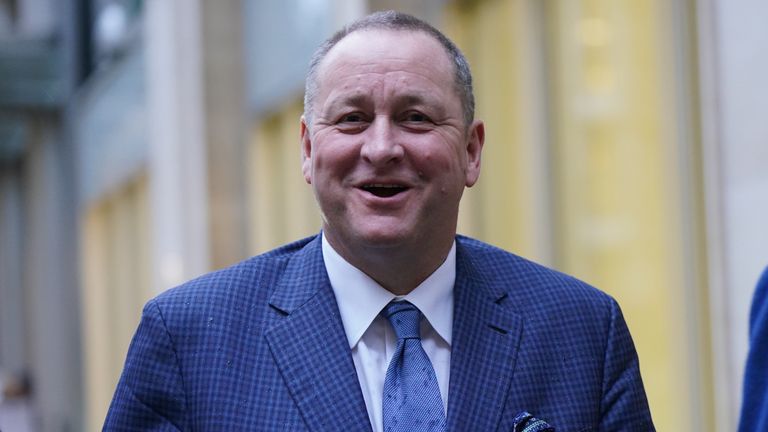 On pense que M. Ashley n'a aucun problème avec la preuve de fonds suite à l'offre de mercredi pour reprendre Sheffield.