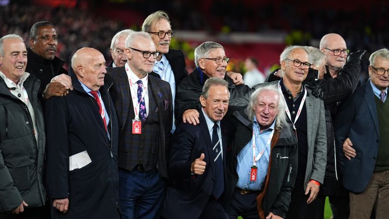 Antigos jogadores do Nottingham Forest e do Malmö da final da Taça dos Campeões Europeus de 1979 antes da UEFA Europa League, 