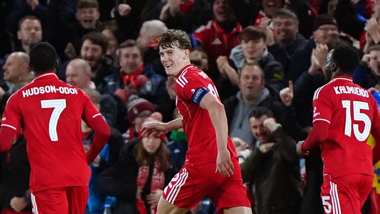 रेयान येट्स ने फ़ॉरेस्ट की माल्मो पर 3-0 की जीत में स्कोरिंग की शुरुआत का जश्न मनाया