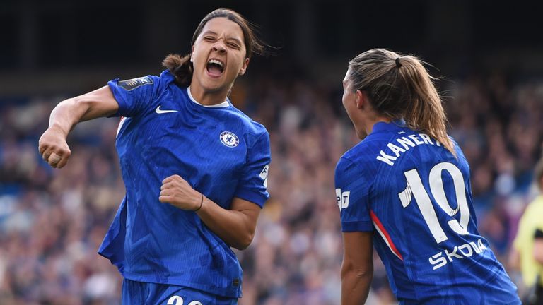 Sam Kerr, attaccante del Chelsea Women, celebra il suo gol contro le London City Lionesses