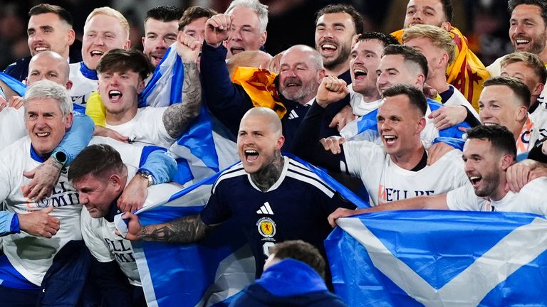 Escocia celebra la clasificación para el Mundial de 2026 tras sensacional victoria por 4-2 sobre Dinamarca