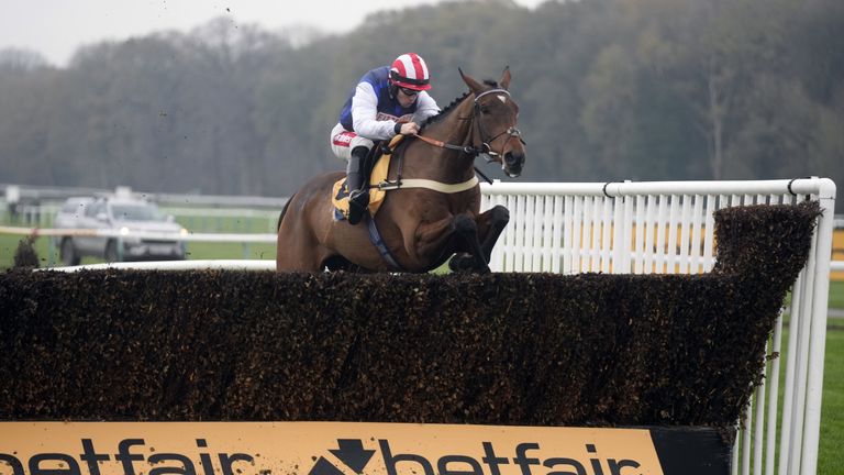 The Jukebox man ridden by jockey Ben Jones on the way to winning the Betfair Exchange Graduation Chase
