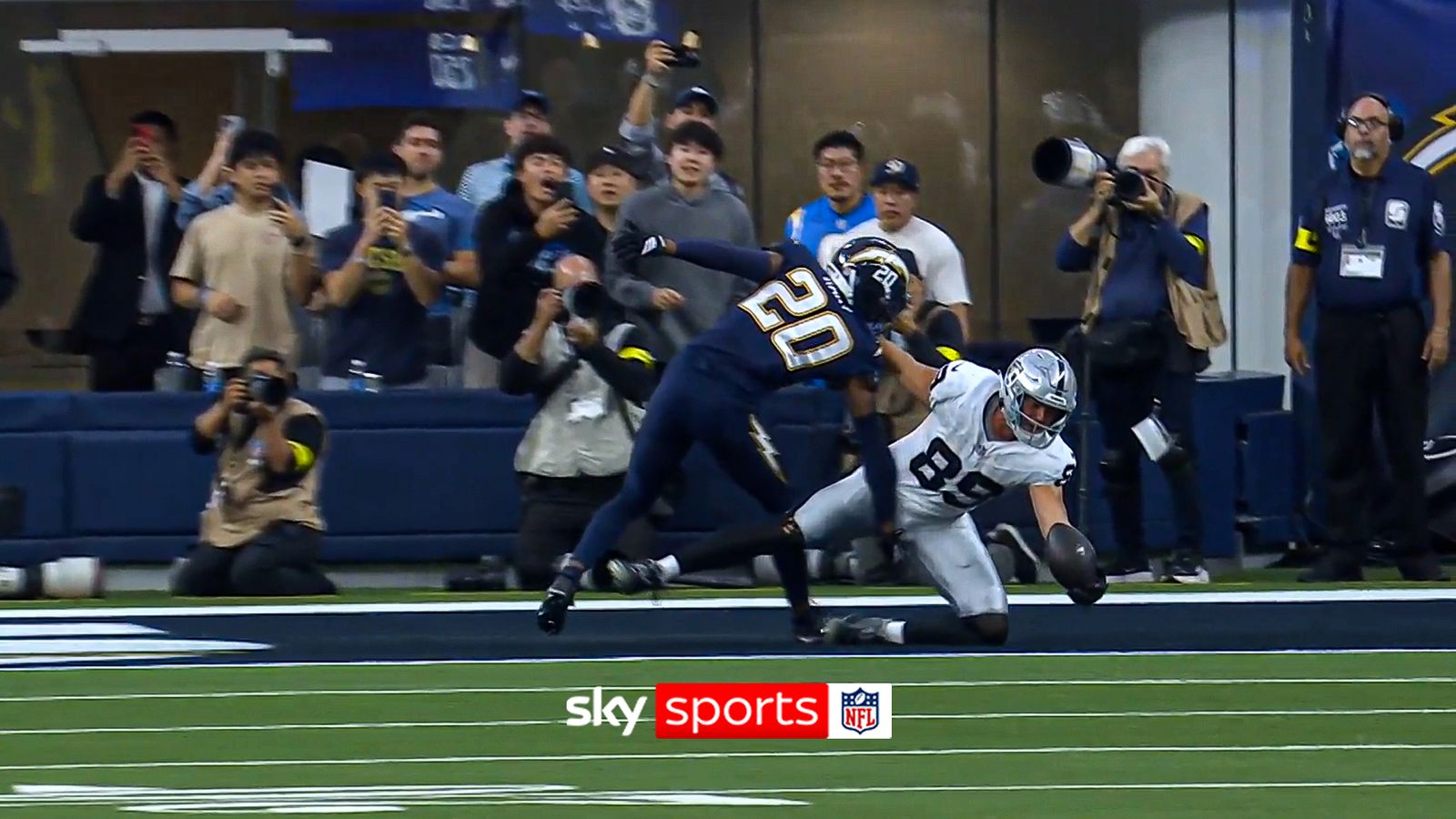 Brock Bowers one-handed TD grab vs Chargers