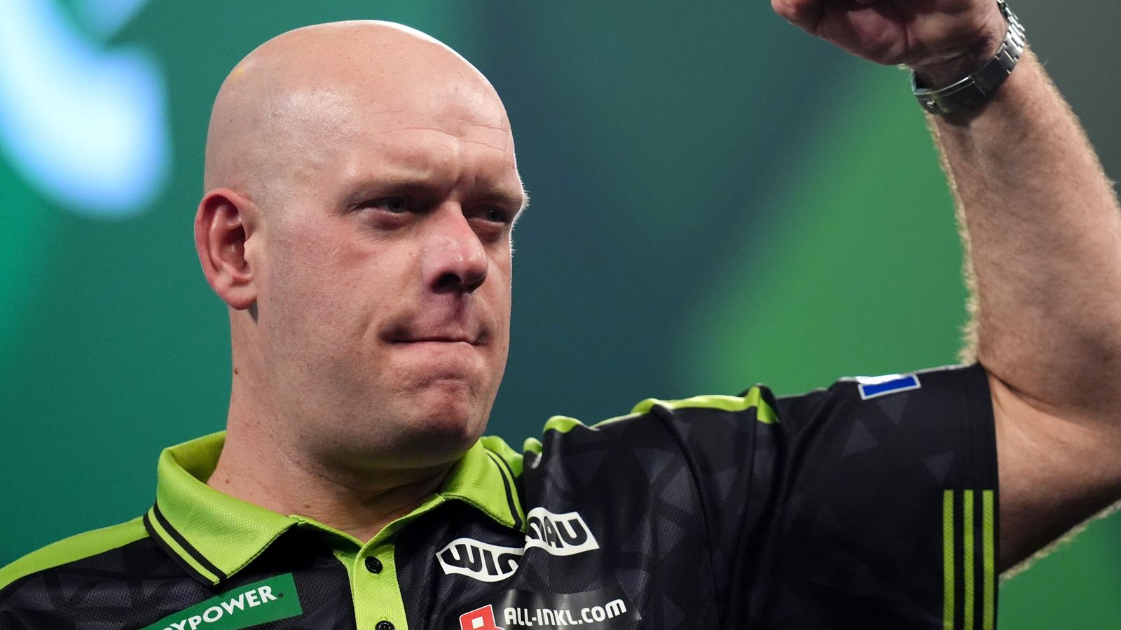 https://e0.365dm.com/25/12/1600x900/skysports-darts-michael-van-gerwen_7121133.jpg?20251229004335