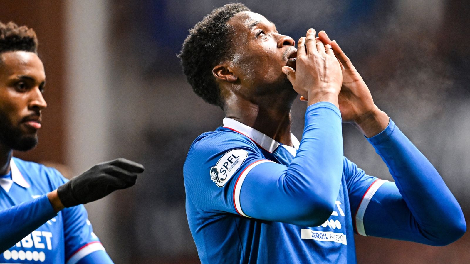 Fernandez on target as Rangers edge Hibernian to move up to third