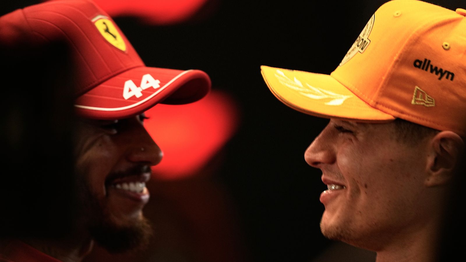 Hamilton celebra el primer título de Norris: «Le di un consejo clave antes de la carrera»