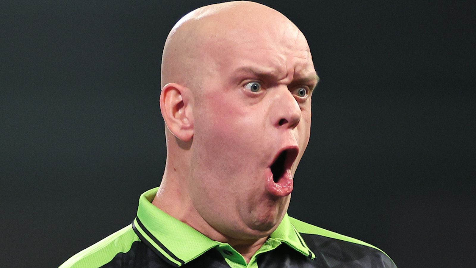 World Darts Championship: Michael van Gerwen, Gary Anderson reach third round after Danny Noppert loses sudden-death epic at Alexandra Palace