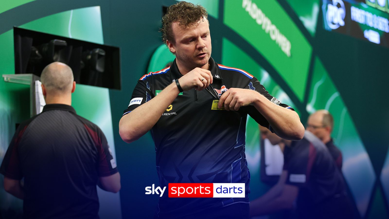 https://e0.365dm.com/25/12/1600x900/skysports-veenstra-darts_7110041.jpg?20251214160616