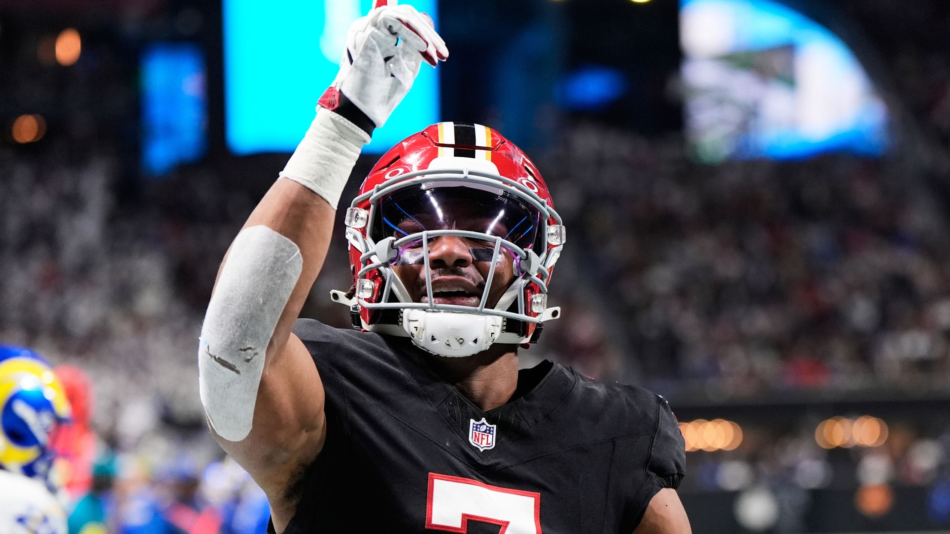 Robinson shatters record as Falcons upset Rams