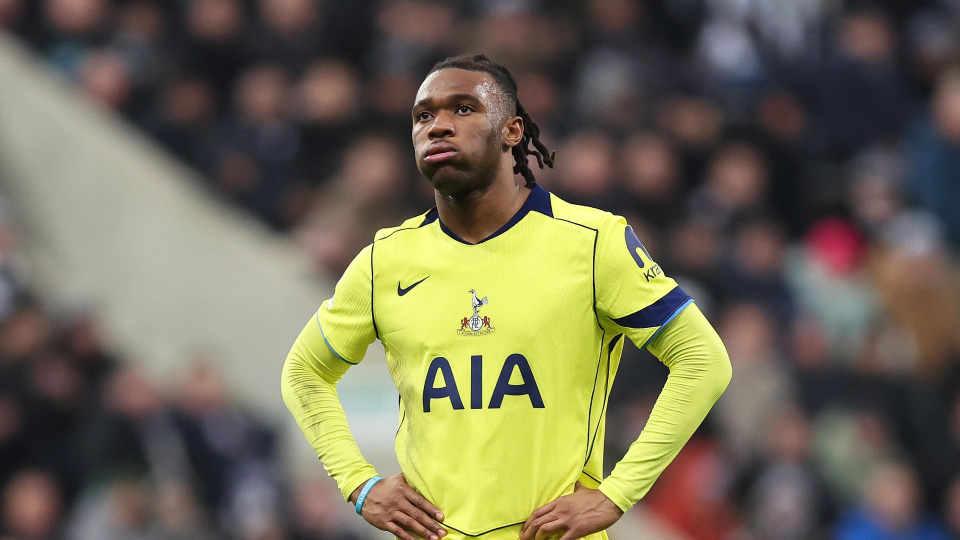 Hits and Misses: Same problems for Spurs, Man City need to toughen up