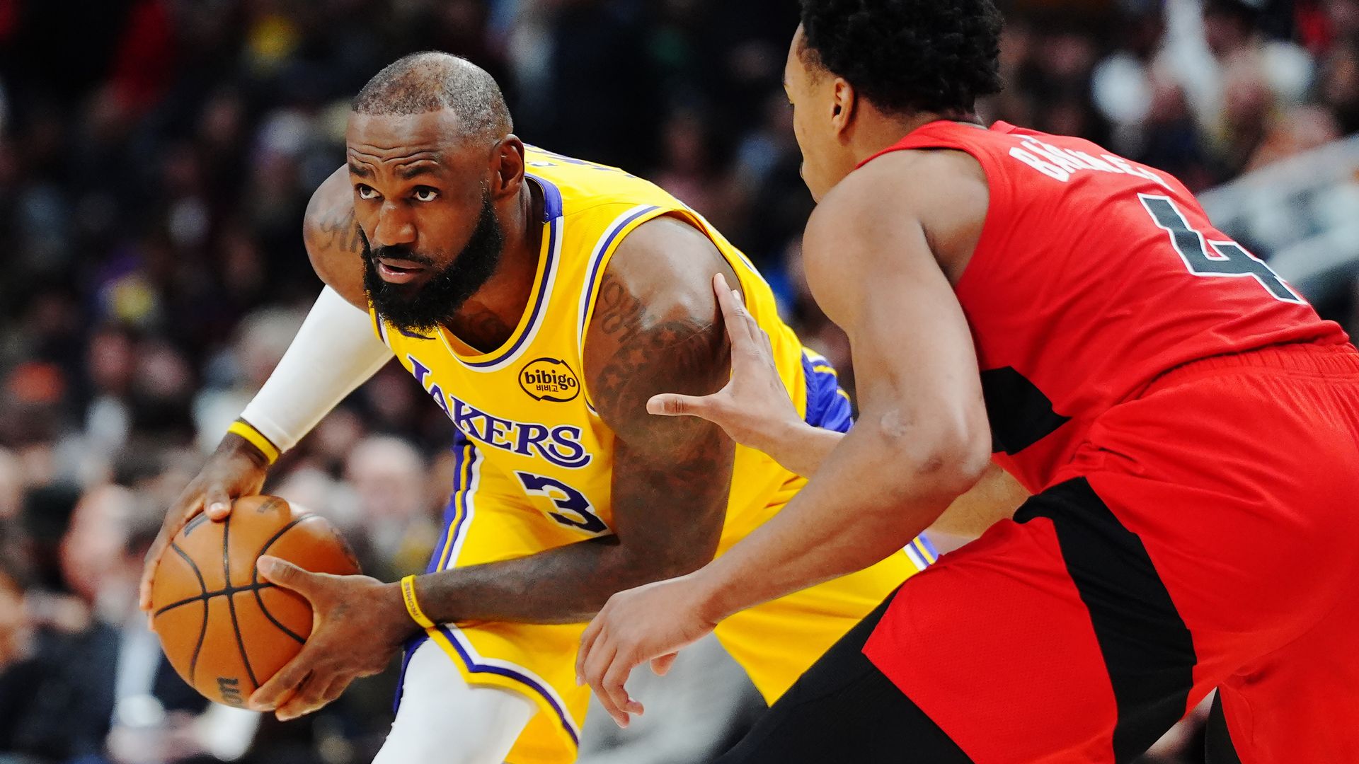 James sets up Lakers win at expense of double-figure scoring streak