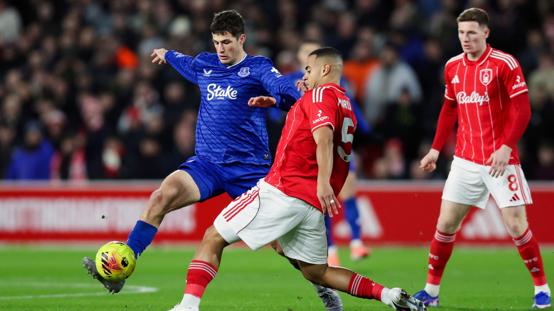 Scrappy start between Nott'm Forest and Everton LIVE!