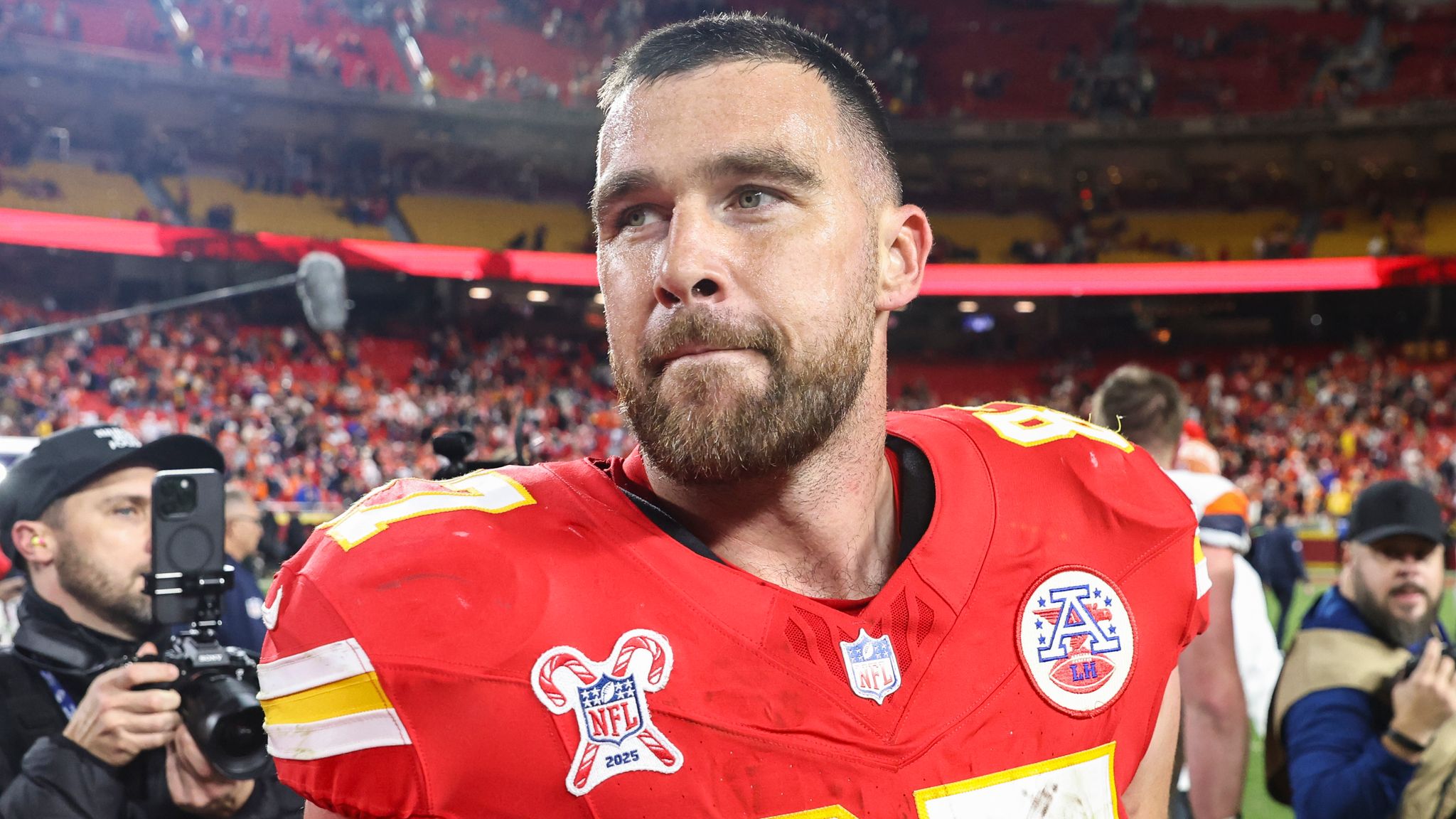 BREAKING NEWS: After Travis Kelce's name rose to prominence in the transfer market, the All-Star center made a shocking statement – ​​he was willing to reject huge offers from rivals just to stay with the Kansas City Chiefs this season. But what head coach Andy Reid said to him next… left the entire Kansas City fanbase completely stunned. paupau