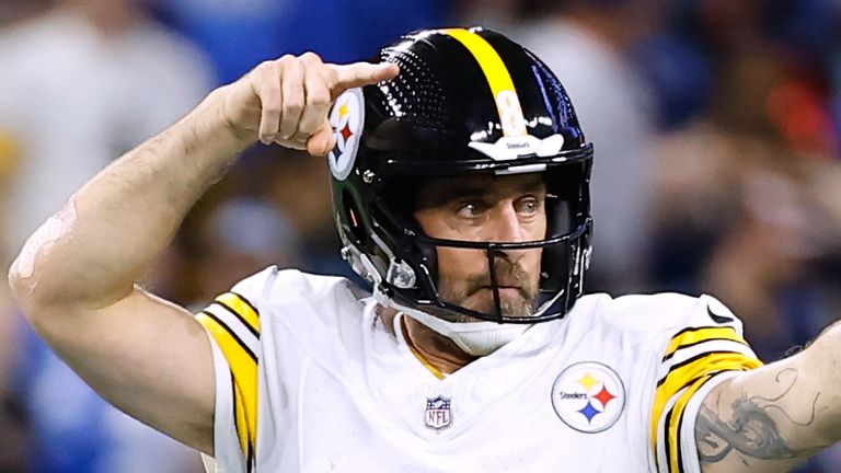 Pittsburgh Steelers' Aaron Rodgers