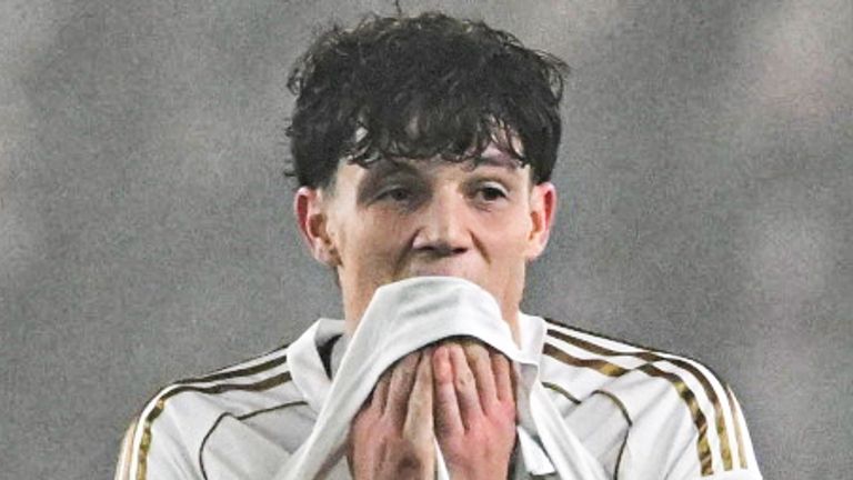 PRAGUE, CZECHIA - DECEMBER 18: Aberdeen's Jack Milne looks dejected at full time during a UEFA Conference League 2025/26 MD6 match between AC Sparta Praha and Aberdeen at epet ARENA, on December 18, 2025, in Prague, Czechia. (Photo by Lukas Kabon / SNS Group)