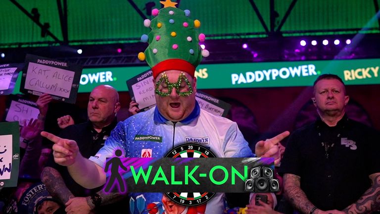 Ricky Evans came out to Merry Christmas Everyone by Shakin' Stevens for his World Darts Championship opener.