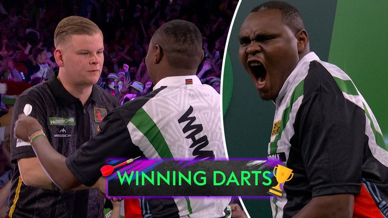 David Munyua beats Mike De Decker at World Darts Championships!