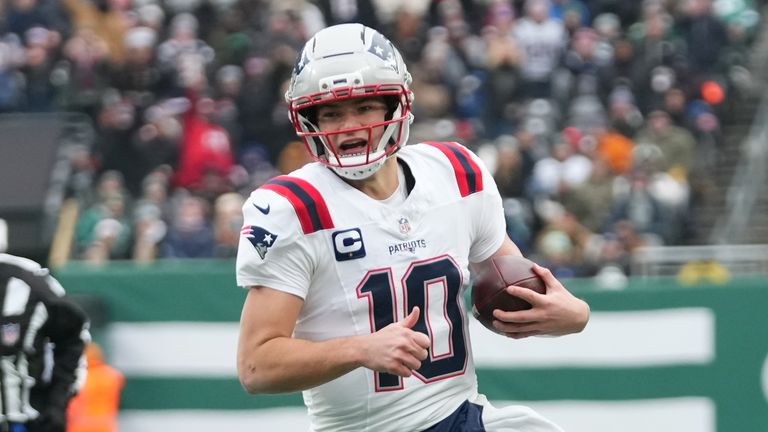 New England Patriots quarterback Drake Maye runs against the New York Jets (AP Photo/Frank Franklin)