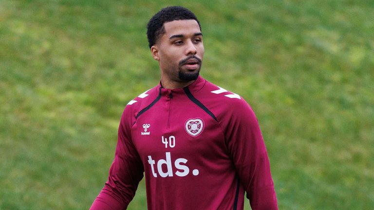 Debido a una lesión, Eduardo Ageu ha hecho sólo tres apariciones como suplente desde su fichaje récord por el Hearts.