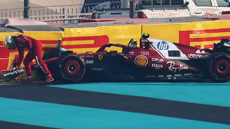 Lewis Hamilton at the Abu Dhabi GP in final practice