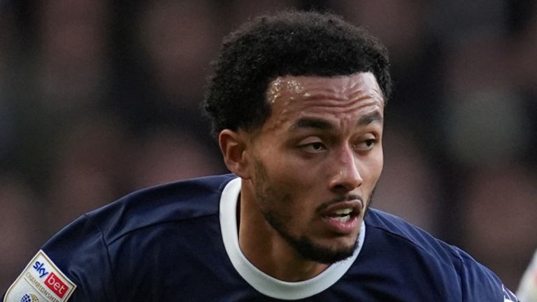 Femi Azeez, Millwall