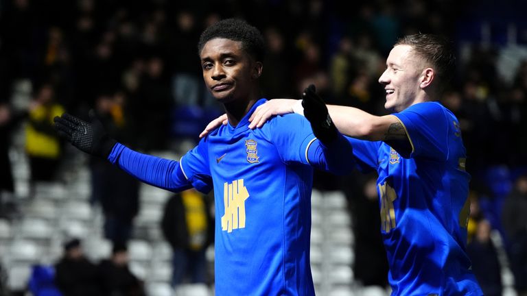 डेमराई ग्रे और जे स्टैंसफील्ड एक साथ जश्न मनाते हैं