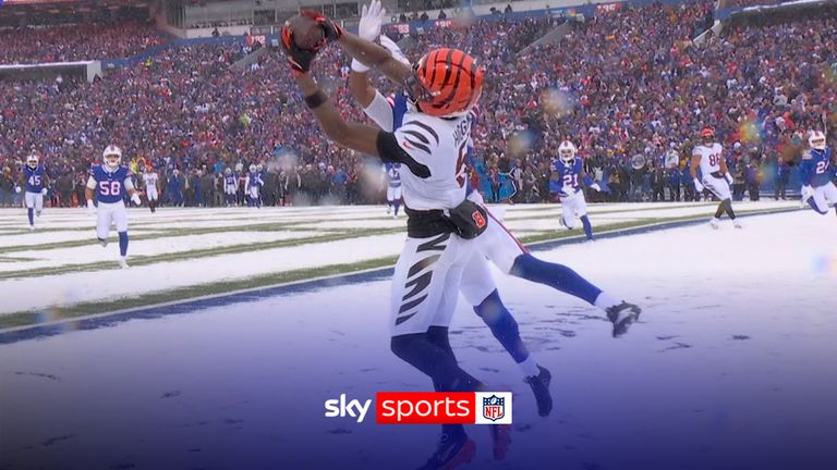 Cincinnati Bengals @ Buffalo Bills: Tee Higgins takes brilliant catch off Joe Burrow’s perfect pass!
