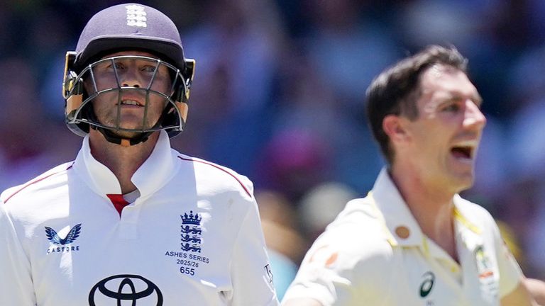 Pat Cummins celebrates wicket of Joe Root