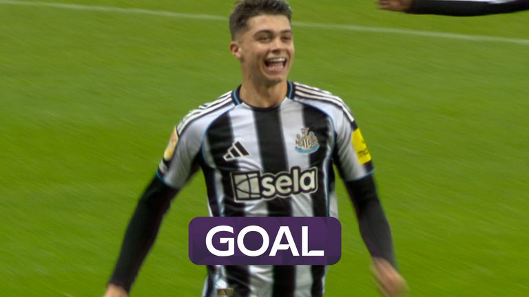 Schoolboy Newcastle fan Lewis Miley headers in the winner after a brilliantly whipped in corner from Sandro Tonali. 