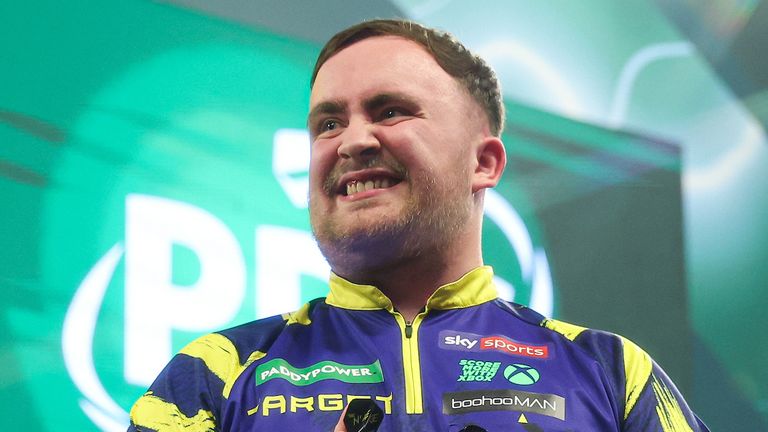 Luke Littler was in dominant form in the third round of the World Darts Championship