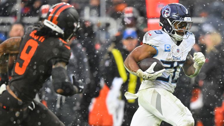 Tony Pollard's career-high rushing figures inspired the Titans to victory over the Browns