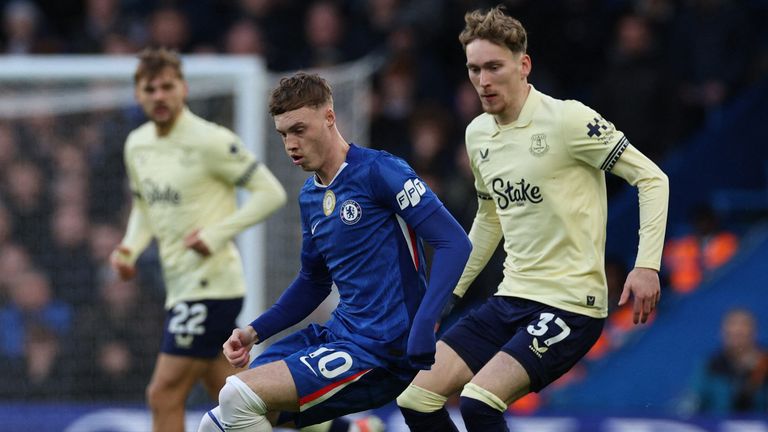 Cole Palmer is closed down by James Garner 