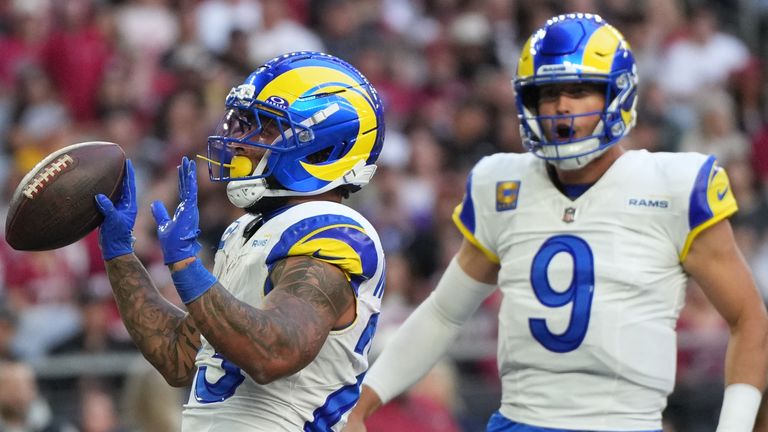 Kyren Williams celebrates his touchdown with Matthew Stafford