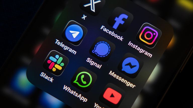 Leading British athletes will be able to use a new AI app that proactively detects and then removes abusive comments in real time.