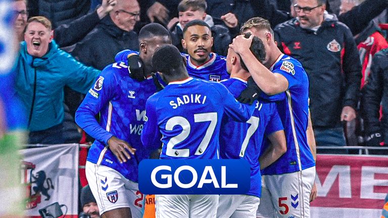 Sunderland take the lead against Liverpool.