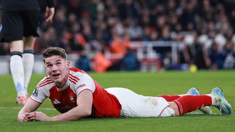 Viktor Gyokeres of Arsenal reacts after he heads wide